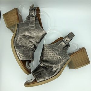 Bonavi | Silver Like New Open Toed Block Heel